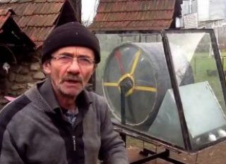 Dünyanın dönüşü konusunda aklı son derece karışık olan mucit amca